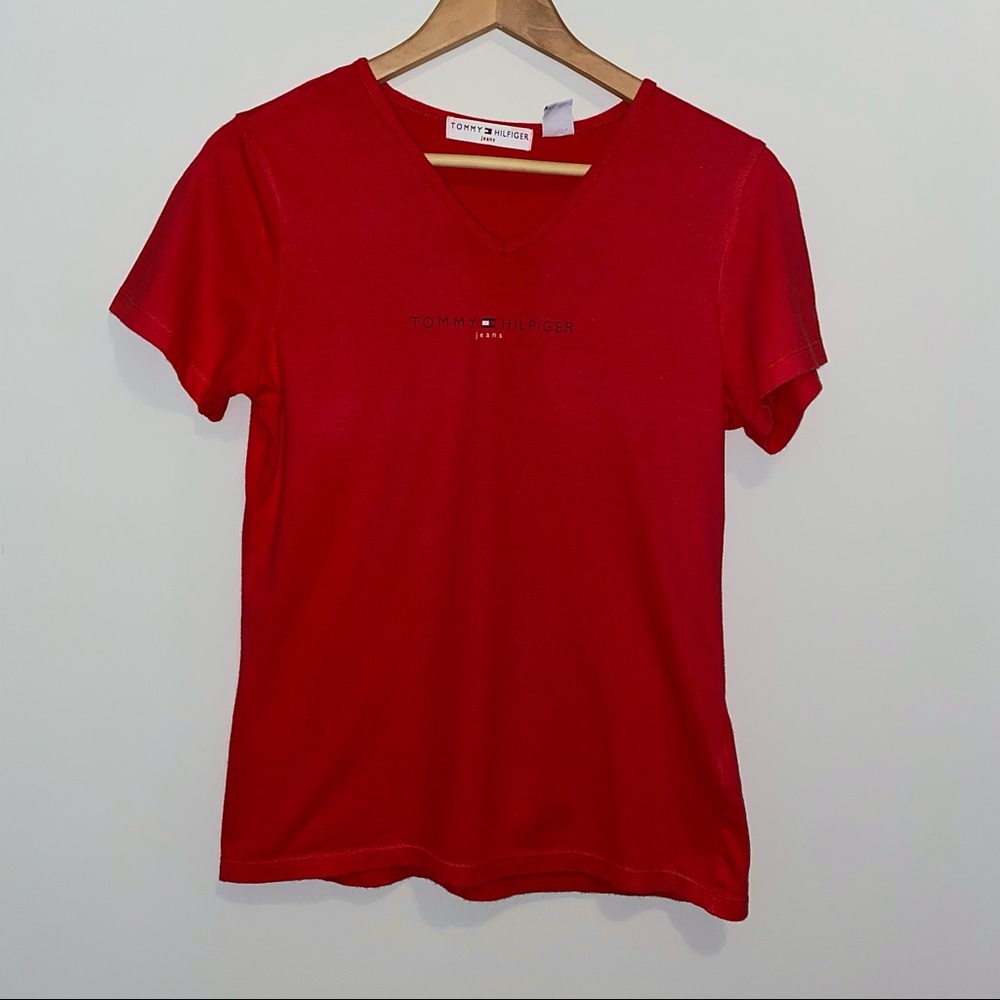 Tommy Hilfiger logo T